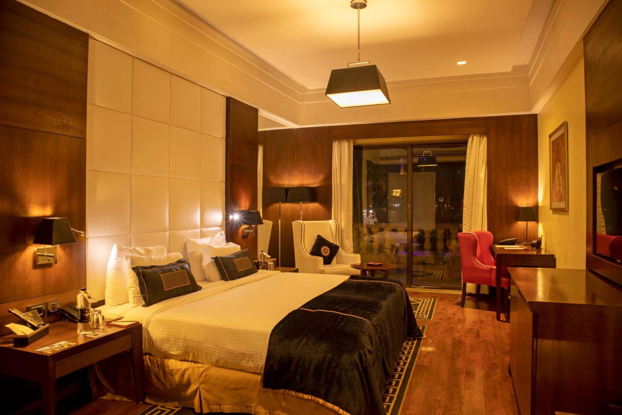 Della Resorts Лонавала Екстериор снимка