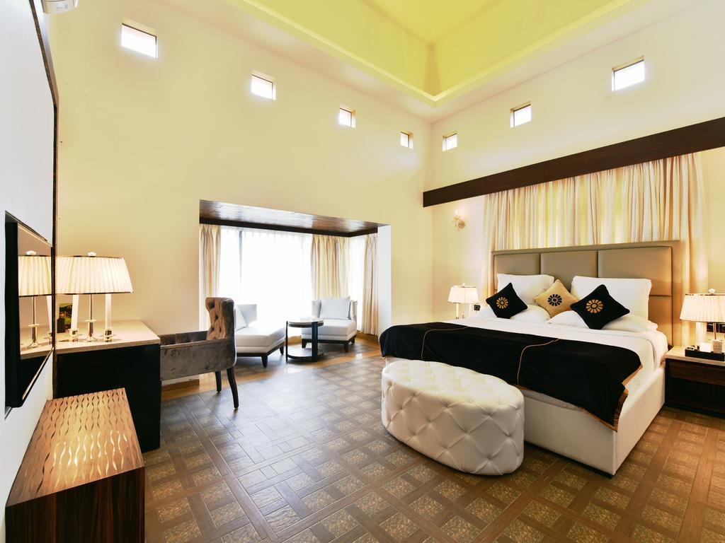 Della Resorts Лонавала Екстериор снимка